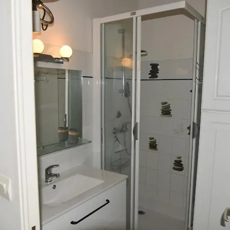 Charming Apt With Terrace Near The Sea